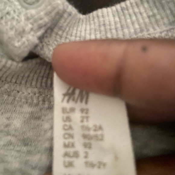 Rolling Stone sweatshirt 2t H&M - Picture 2 of 4